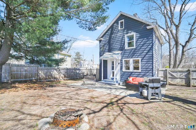 8 Gargan Place, Simsbury, CT 06070