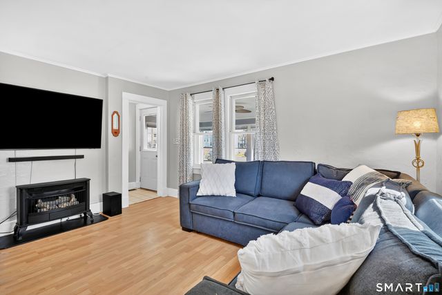 8 Gargan Place, Simsbury, CT 06070