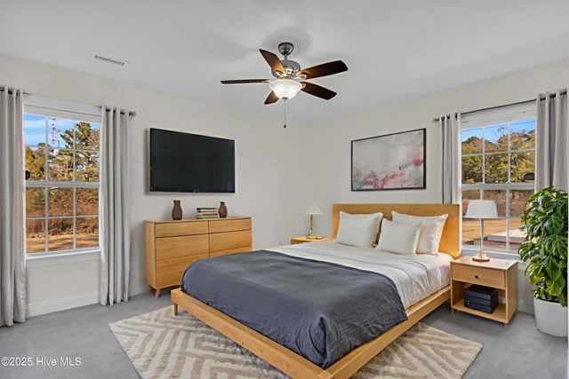 9564 Holly Hills Drive NE, Leland, NC 28451