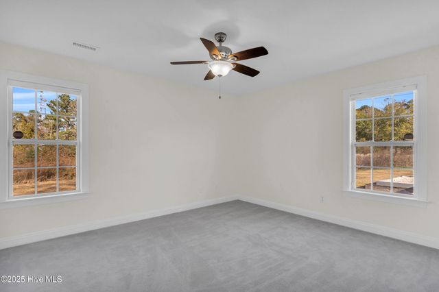 9564 Holly Hills Drive NE, Leland, NC 28451