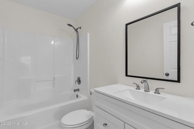 9564 Holly Hills Drive NE, Leland, NC 28451