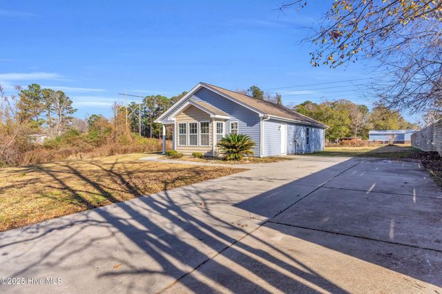 9564 Holly Hills Drive NE, Leland, NC 28451