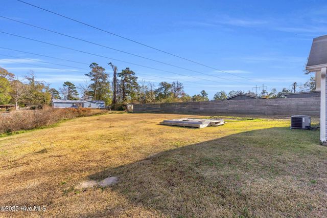 9564 Holly Hills Drive NE, Leland, NC 28451