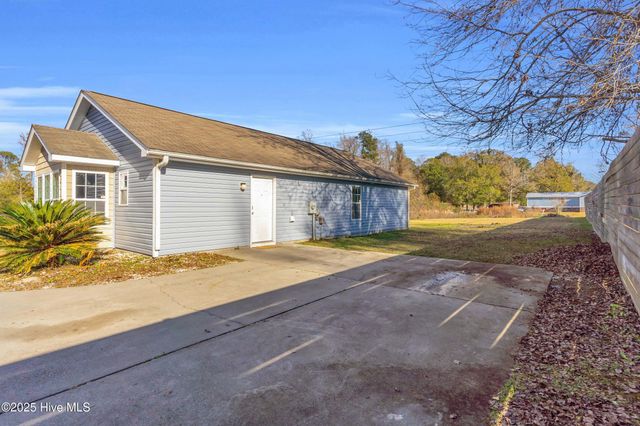 9564 Holly Hills Drive NE, Leland, NC 28451