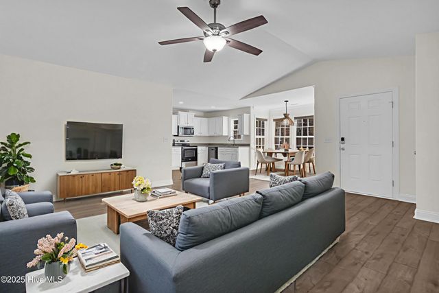 9564 Holly Hills Drive NE, Leland, NC 28451