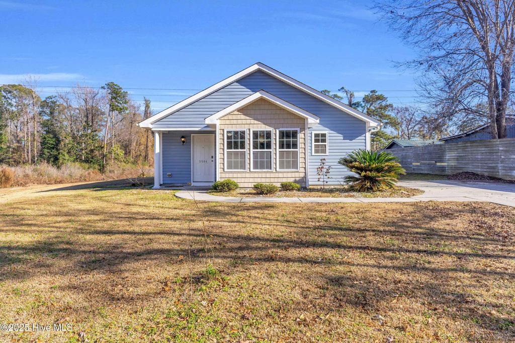 9564 Holly Hills Drive NE, Leland, NC 28451