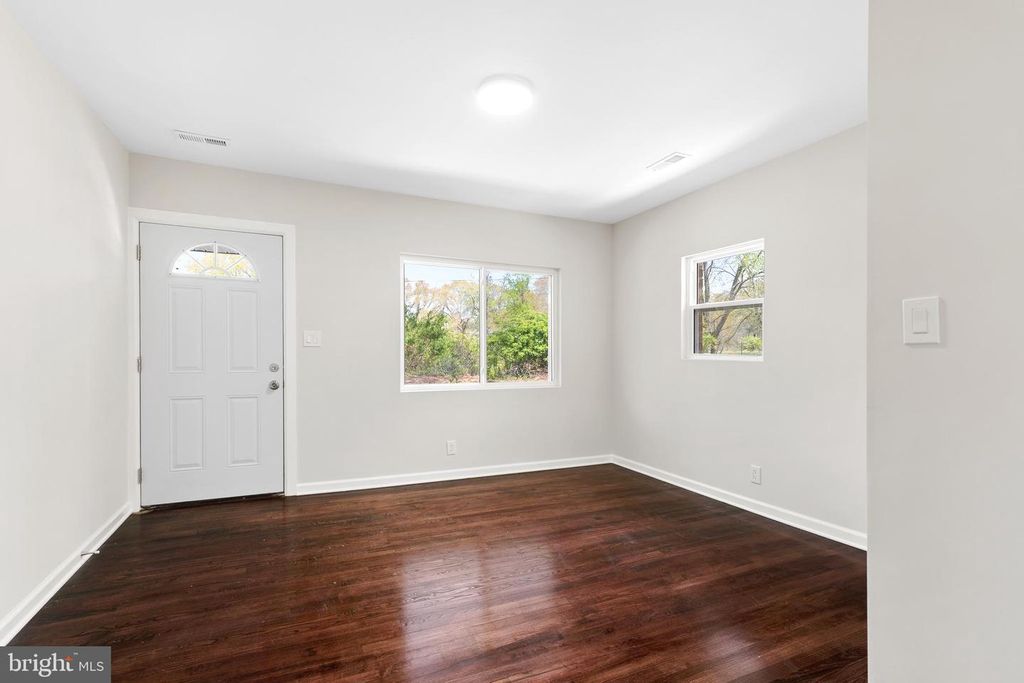 Image 4 of property listing at 5311 BROWNS PL, Indian Head, MD 20640