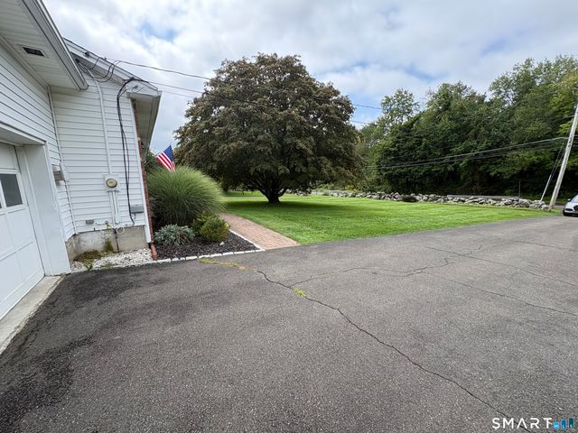 65 Barnum Road, Danbury, CT 06811
