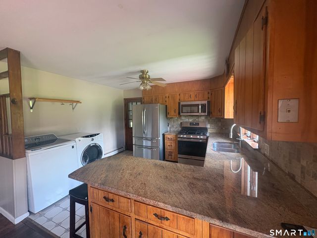 65 Barnum Road, Danbury, CT 06811
