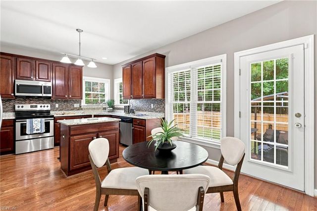 109 Overlook PT, Yorktown, VA 23693