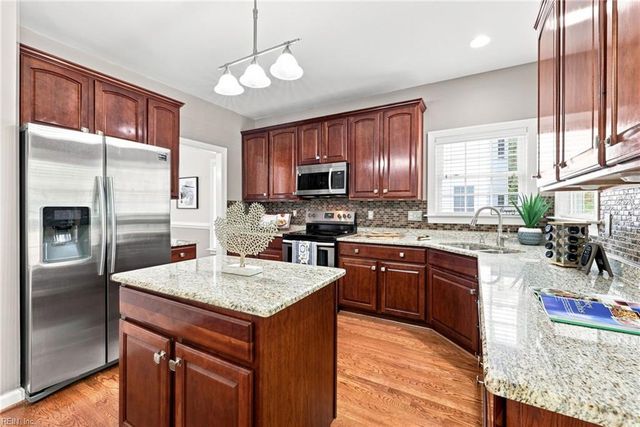 109 Overlook PT, Yorktown, VA 23693