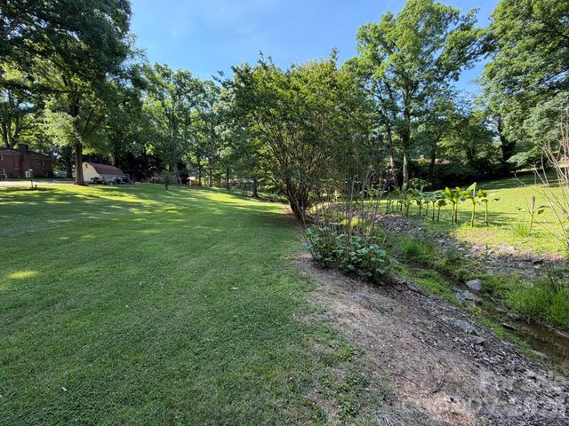 110 1st Street Place SE, Conover, NC 28613