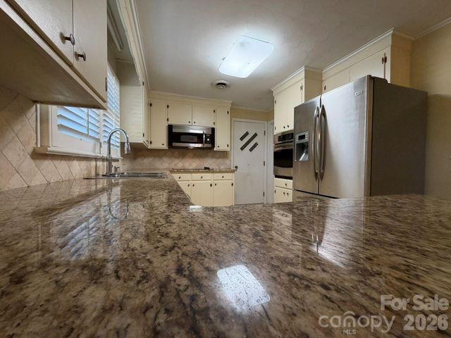 110 1st Street Place SE, Conover, NC 28613