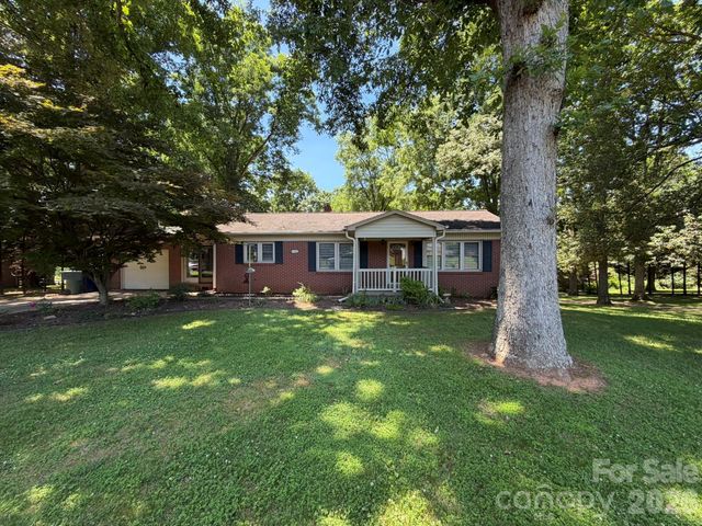 110 1st Street Place SE, Conover, NC 28613