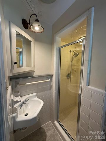 110 1st Street Place SE, Conover, NC 28613