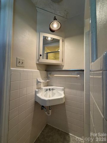 110 1st Street Place SE, Conover, NC 28613