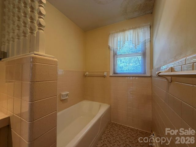 110 1st Street Place SE, Conover, NC 28613