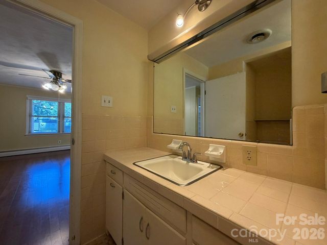 110 1st Street Place SE, Conover, NC 28613
