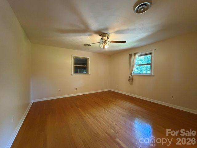 110 1st Street Place SE, Conover, NC 28613