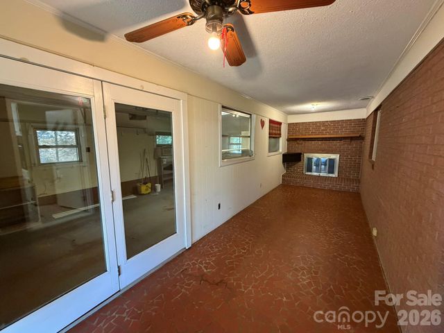 110 1st Street Place SE, Conover, NC 28613