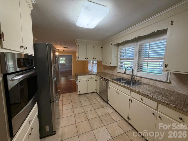 110 1st Street Place SE, Conover, NC 28613