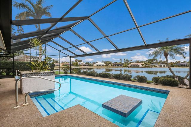 6821 COUNTRY LAKES CIRCLE, Sarasota, FL 34243