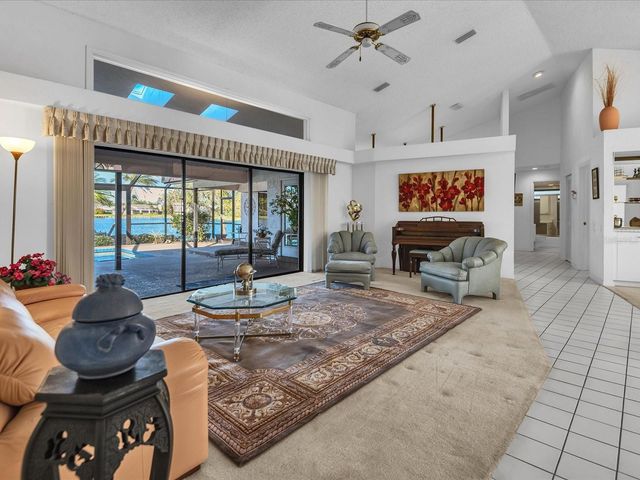 6821 COUNTRY LAKES CIRCLE, Sarasota, FL 34243