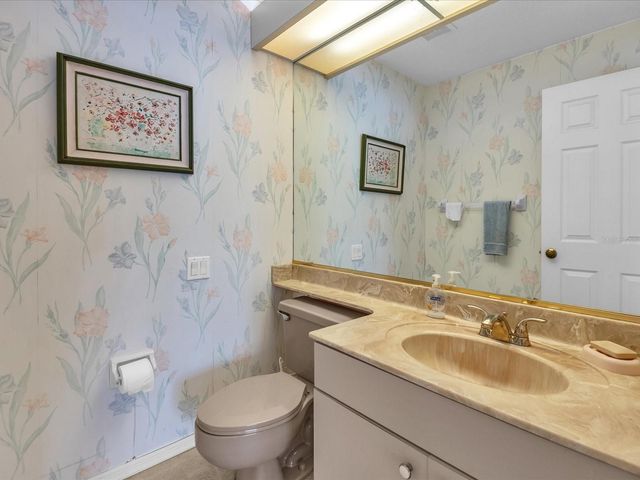 6821 COUNTRY LAKES CIRCLE, Sarasota, FL 34243