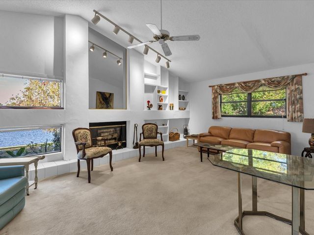 6821 COUNTRY LAKES CIRCLE, Sarasota, FL 34243