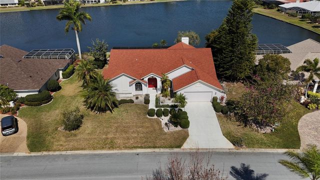 6821 COUNTRY LAKES CIRCLE, Sarasota, FL 34243