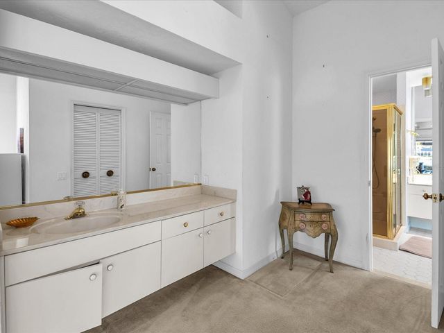 6821 COUNTRY LAKES CIRCLE, Sarasota, FL 34243