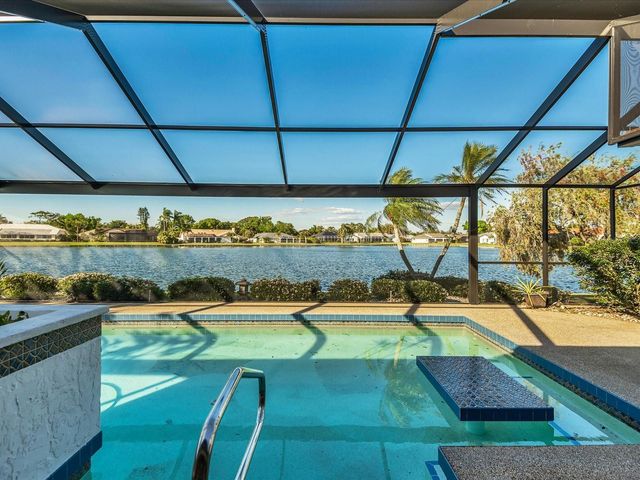 6821 COUNTRY LAKES CIRCLE, Sarasota, FL 34243