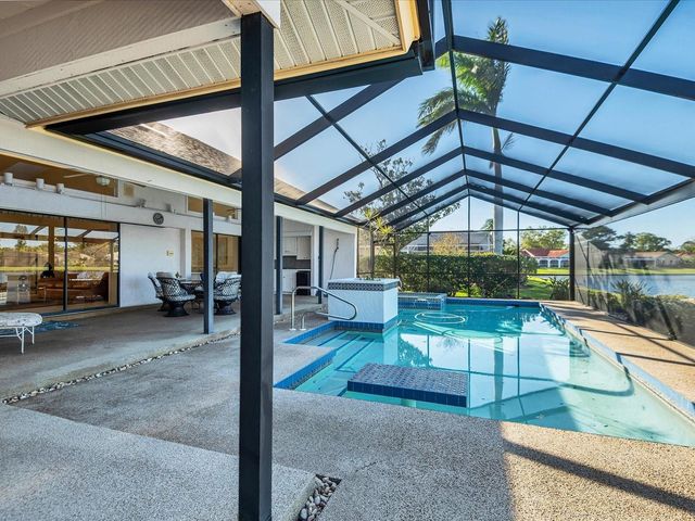 6821 COUNTRY LAKES CIRCLE, Sarasota, FL 34243