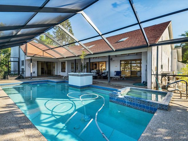 6821 COUNTRY LAKES CIRCLE, Sarasota, FL 34243