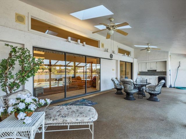 6821 COUNTRY LAKES CIRCLE, Sarasota, FL 34243