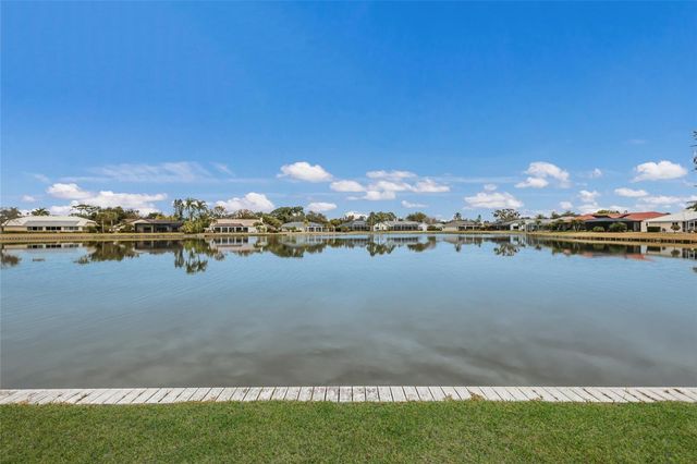 6821 COUNTRY LAKES CIRCLE, Sarasota, FL 34243