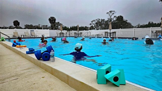 6821 COUNTRY LAKES CIRCLE, Sarasota, FL 34243