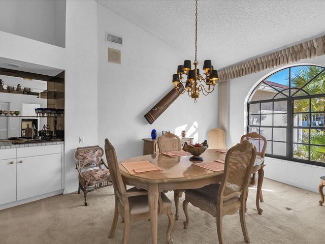 6821 COUNTRY LAKES CIRCLE, Sarasota, FL 34243