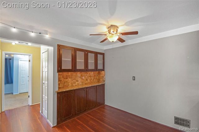 11750 15 Mile Road, Sterling Heights, MI 48312