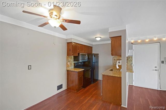 11750 15 Mile Road, Sterling Heights, MI 48312