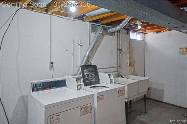 11750 15 Mile Road, Sterling Heights, MI 48312