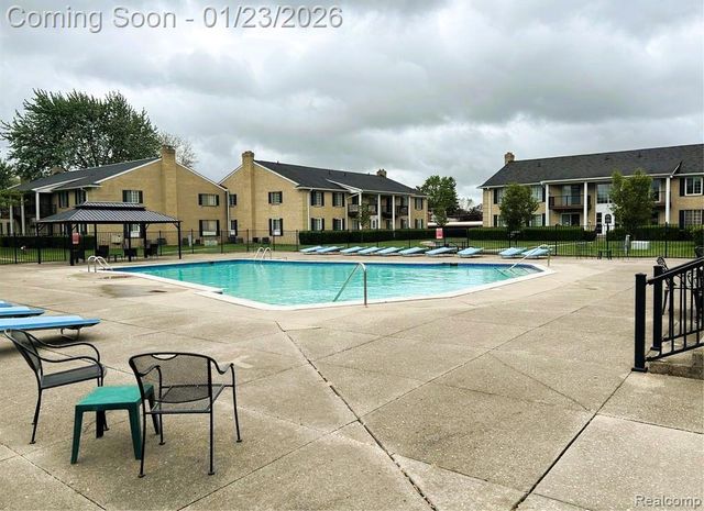 11750 15 Mile Road, Sterling Heights, MI 48312