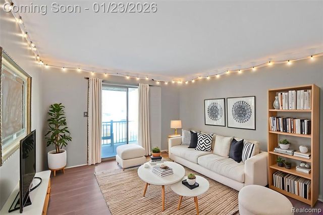 11750 15 Mile Road, Sterling Heights, MI 48312