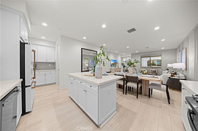207 Essex Court, Tustin, CA 92780
