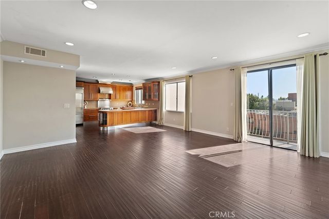 152 S Oakhurst Drive 304, Beverly Hills, CA 90212