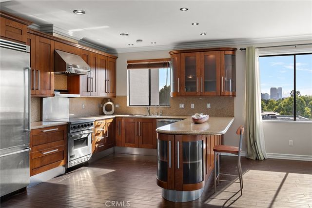 152 S Oakhurst Drive 304, Beverly Hills, CA 90212