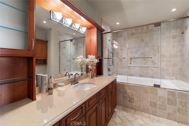 152 S Oakhurst Drive 304, Beverly Hills, CA 90212