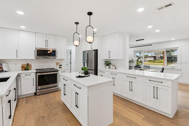 850 RAFAEL BOULEVARD NE, St Petersburg, FL 33704