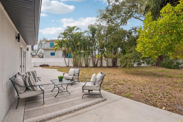 850 RAFAEL BOULEVARD NE, St Petersburg, FL 33704