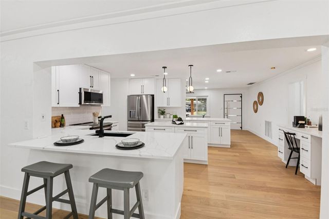 850 RAFAEL BOULEVARD NE, St Petersburg, FL 33704